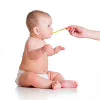 Чем кормить ребенка на ночь